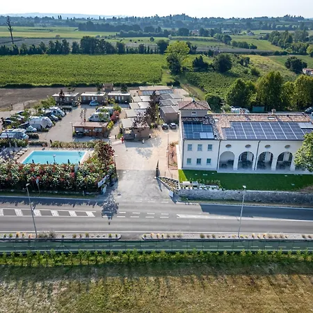 I Campi Wine Relais Otel Ronchi (Veneto)